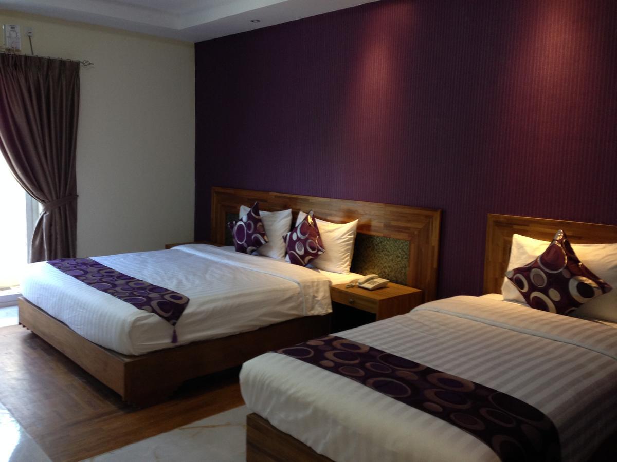 Hotel 9 Mile Rangun Kültér fotó