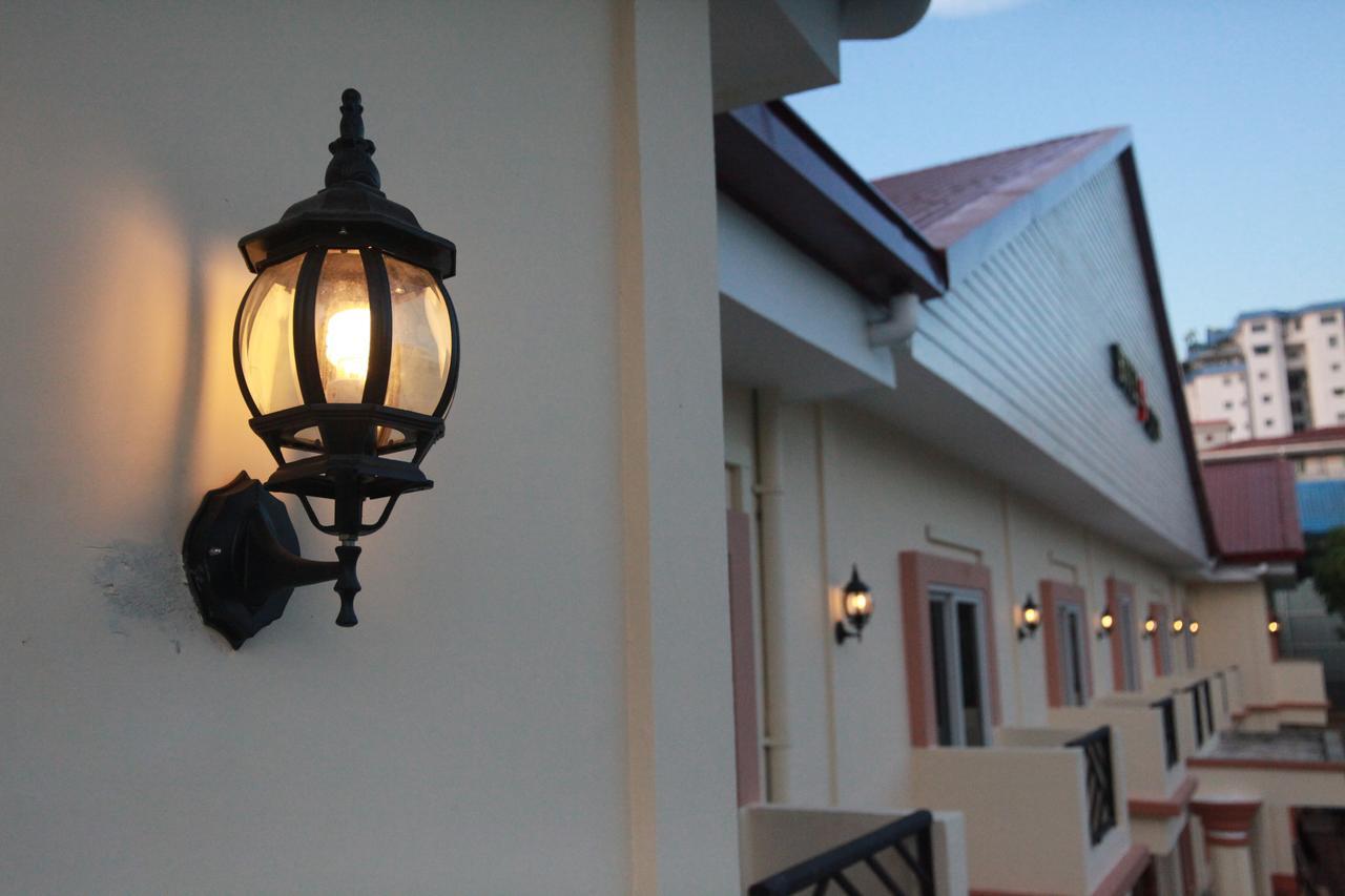Hotel 9 Mile Rangun Kültér fotó
